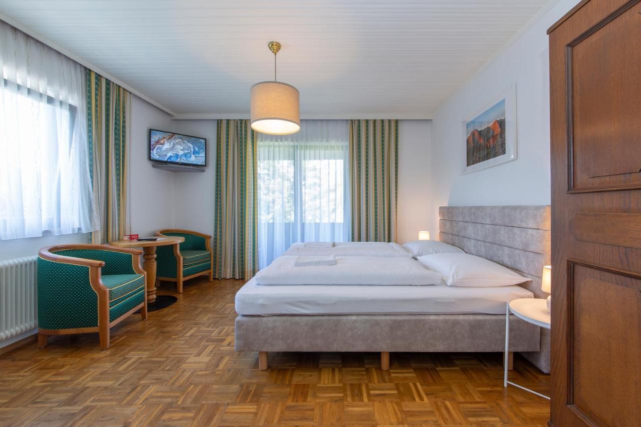 Отель Tirolerhof Санкт-Георген-им-Аттергау Экстерьер фото