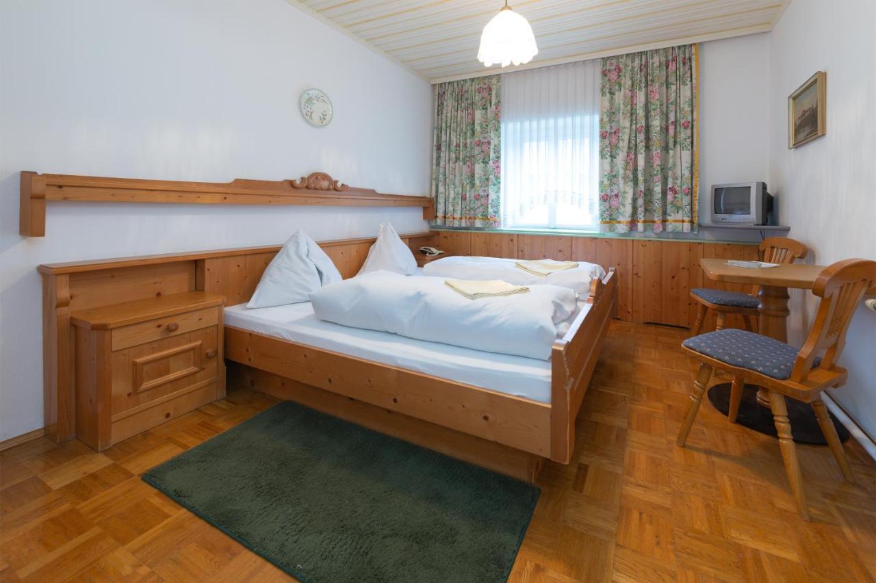 Отель Tirolerhof Санкт-Георген-им-Аттергау Экстерьер фото